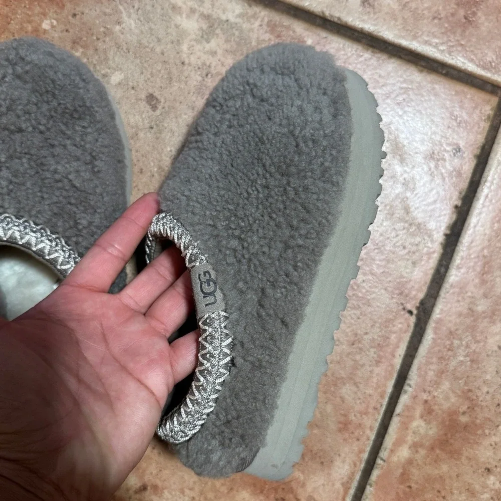 UGG Tasman II Curly Sheepskin Slippers Charcoal Grey 1167810K KIDS Size 13